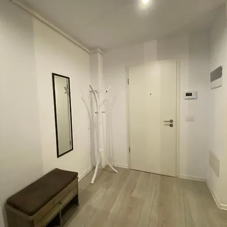Studio 501 Coresi Апартаменти *