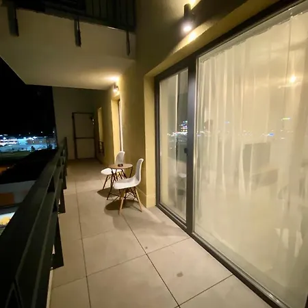 Studio 501 Coresi Апартаменти